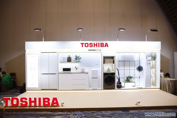 Sản phẩm tủ lạnh và hệ sinh thái gia dụng Japandi từ Toshiba. Ảnh: Quỳnh Trần